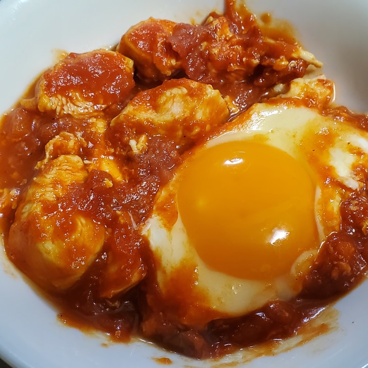 鶏肉と卵のトマト煮
